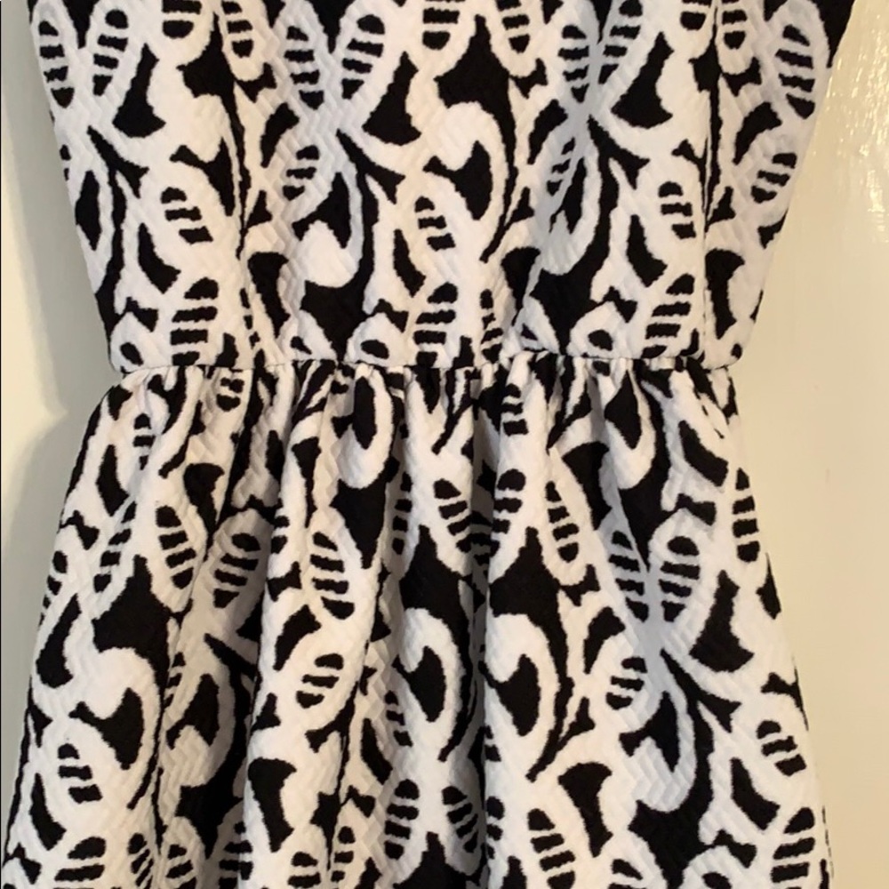 Black and White Dress - Picture 3 of 5